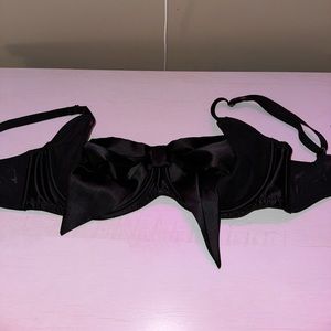 Victoria’s Secret Dream Angels black bow push-up-without-padding bra | 32DD